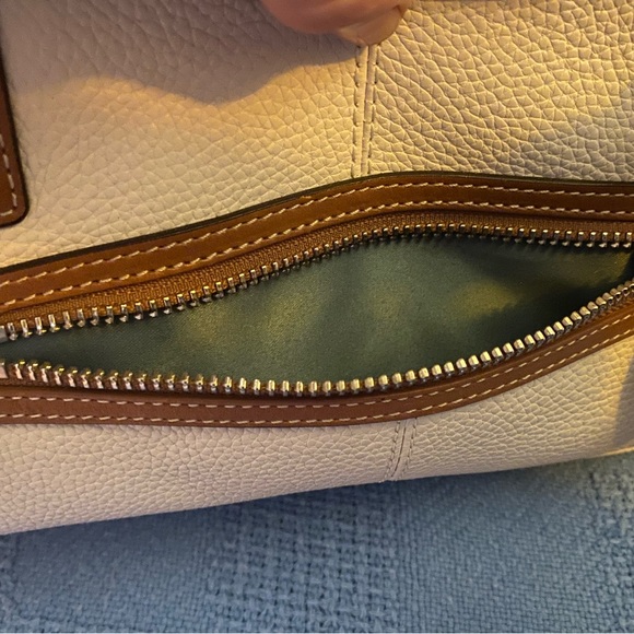 Coach - Picture 10 of 16